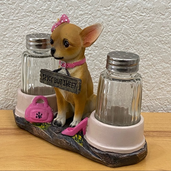 DWK 2018 Spicy But Sweet Chihuahua Dog Salt and Pepper Shaker - Picture 5 of 15